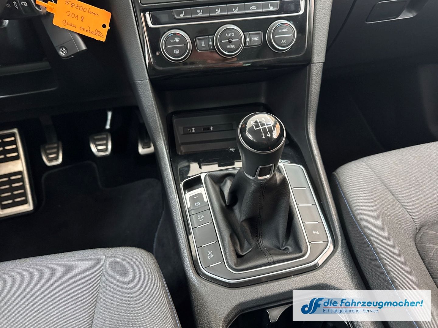 Fahrzeugabbildung Volkswagen Golf Sportsvan VII Join StandHZG Navi Dyn. Kurve