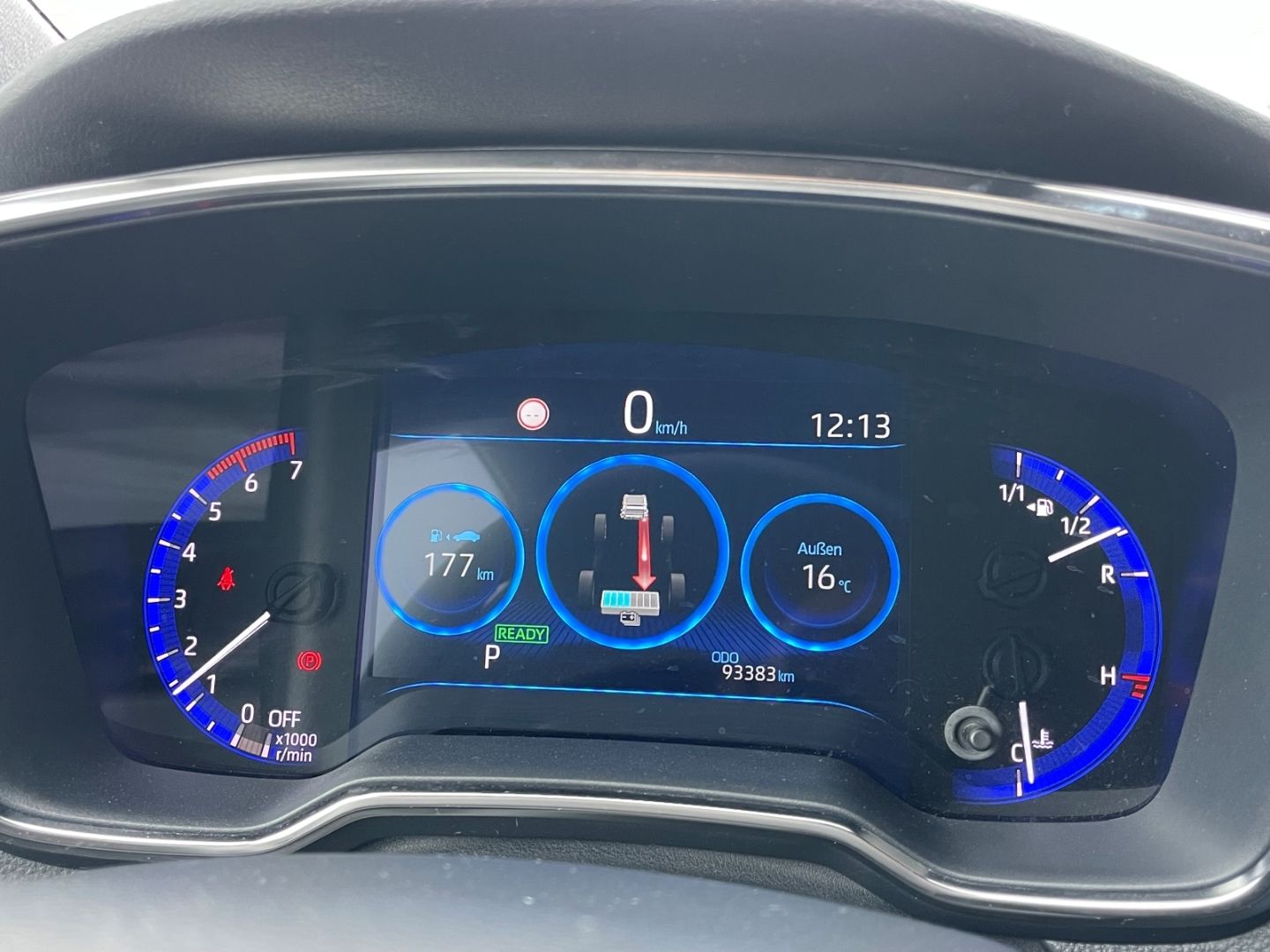 Fahrzeugabbildung Toyota Corolla Hybrid LED Verkehrszeichenerk HeadUpDis