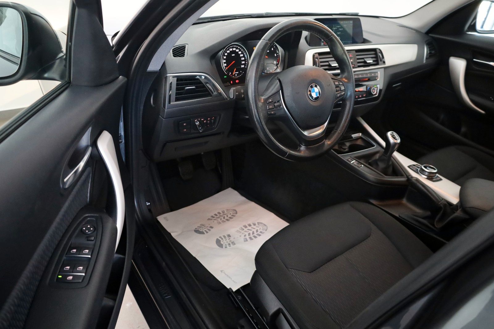 Fahrzeugabbildung BMW 116 d Advantage 5-Türig,Navi,SH,Tempomat,PDC
