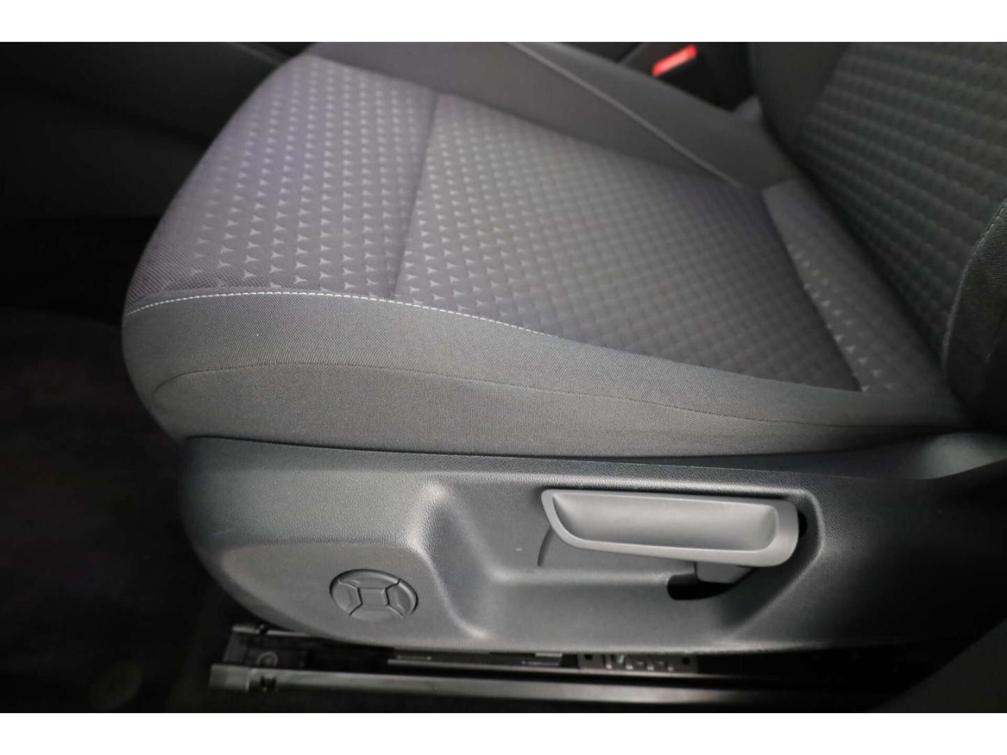 Volkswagen T-Roc 1.5 eTSI Life DSG NAV/LED/RFK/ACC/SH/PDC, миниатюра 19