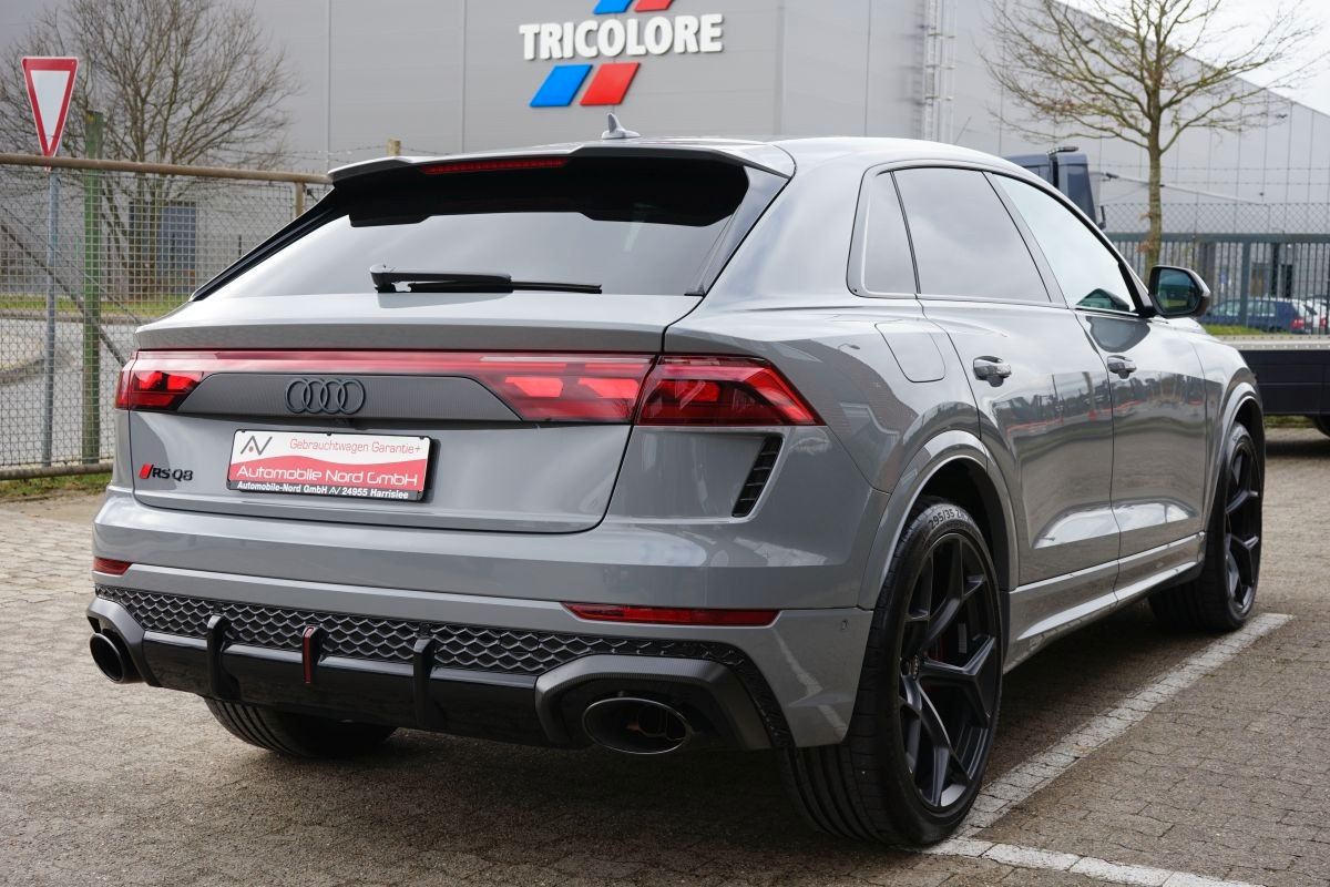 Fahrzeugabbildung Audi RSQ8 Performance 4.0 TFSI Quattro UVP 202700€