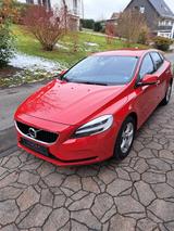 Volvo V40 D3 Geartronic Momentum Momentum - rote Volvo V40