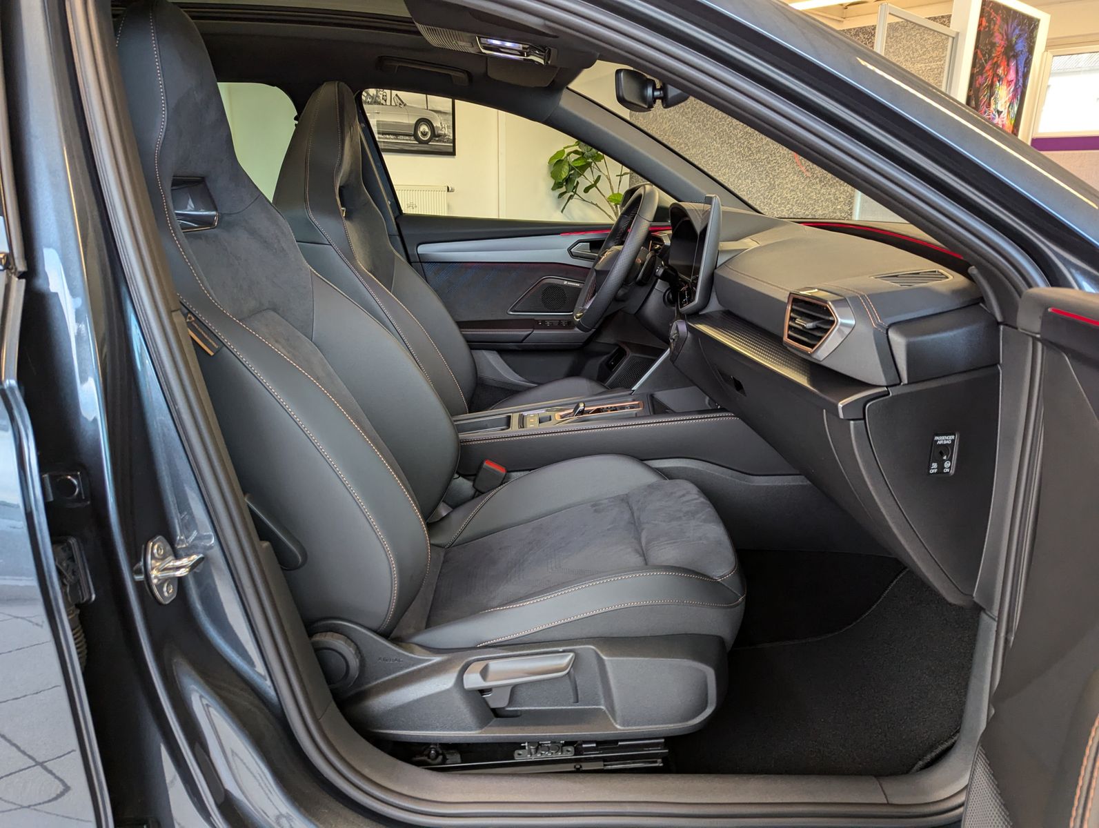CUPRA Leon 1.5 eTSI Sennh Matrix Pano Edge/Dynamic AHK - Image 15