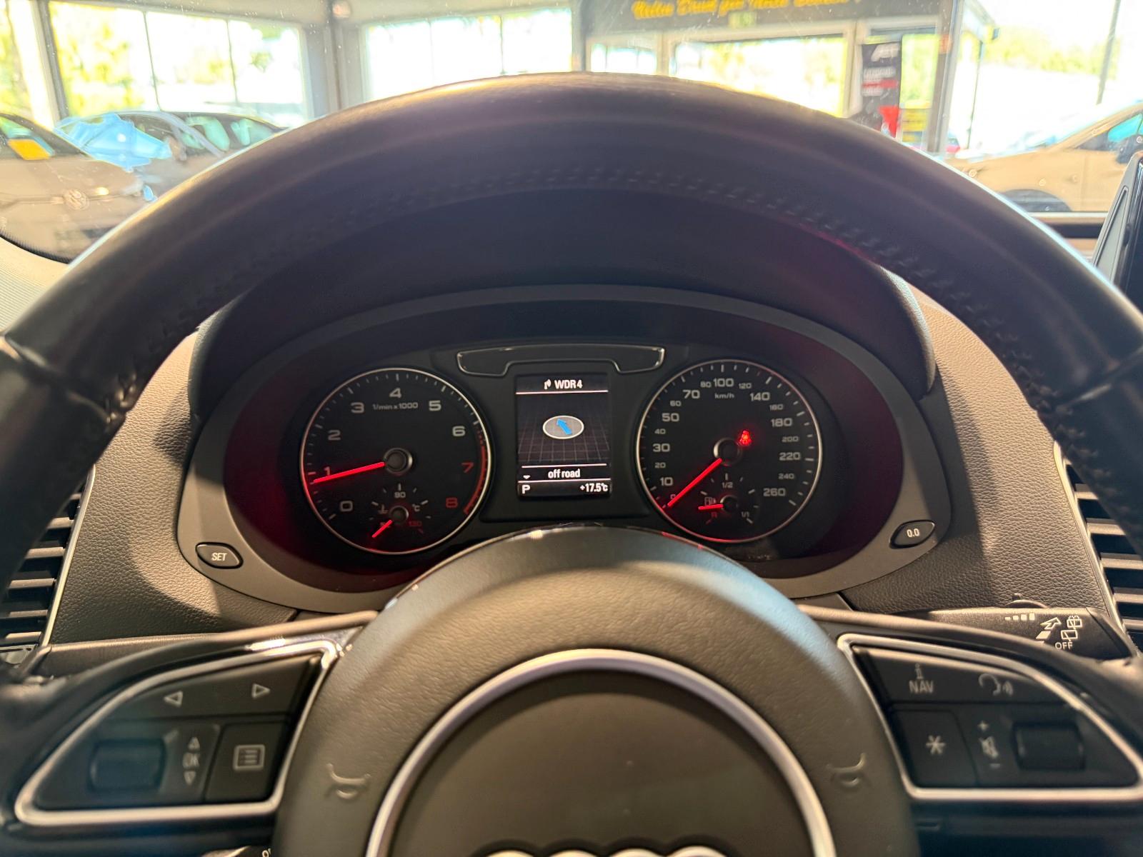 Audi Q3  S Line Sport  LED AHK  Navi