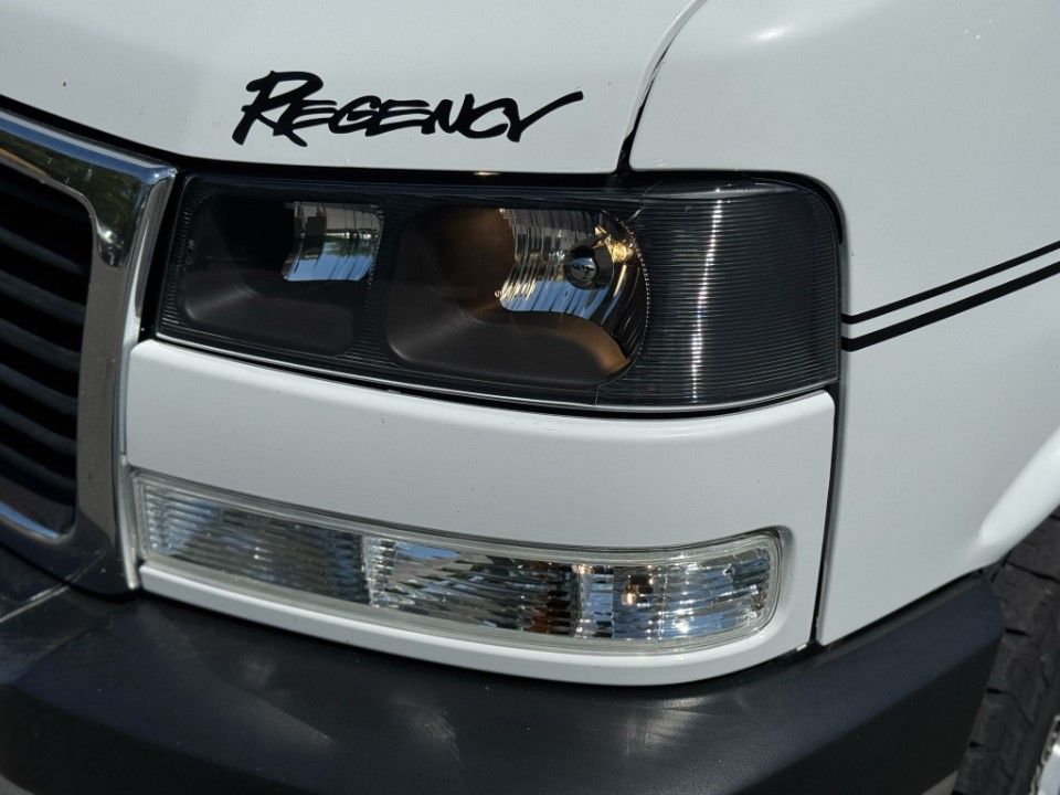 Fahrzeugabbildung Chevrolet Express Chevy Van Regency 5.3 V8 GMC Savana
