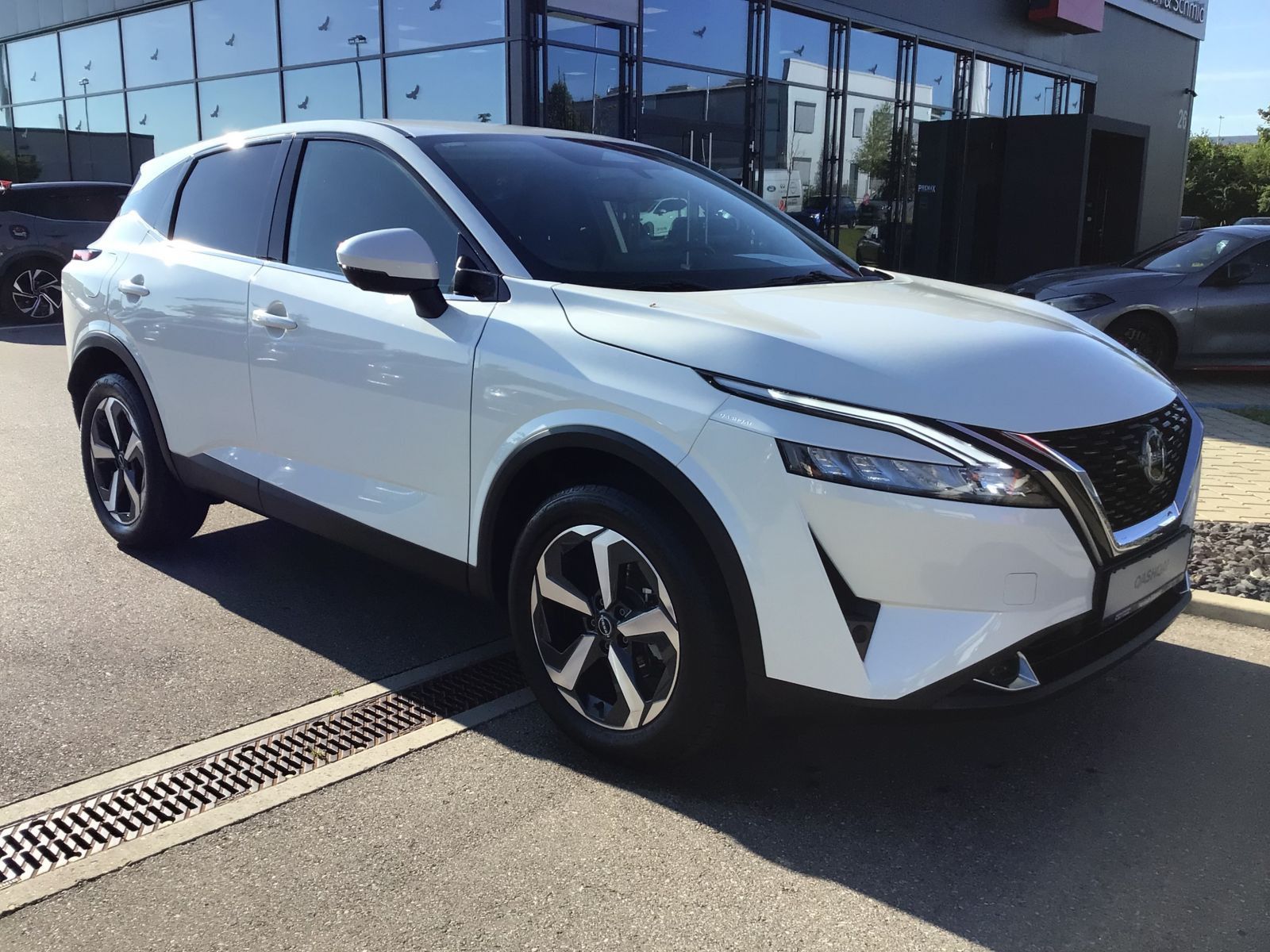 Fahrzeugabbildung Nissan Qashqai 1.3 DIG-T MHEV 6MT- N-Con.- Bus.,Winter