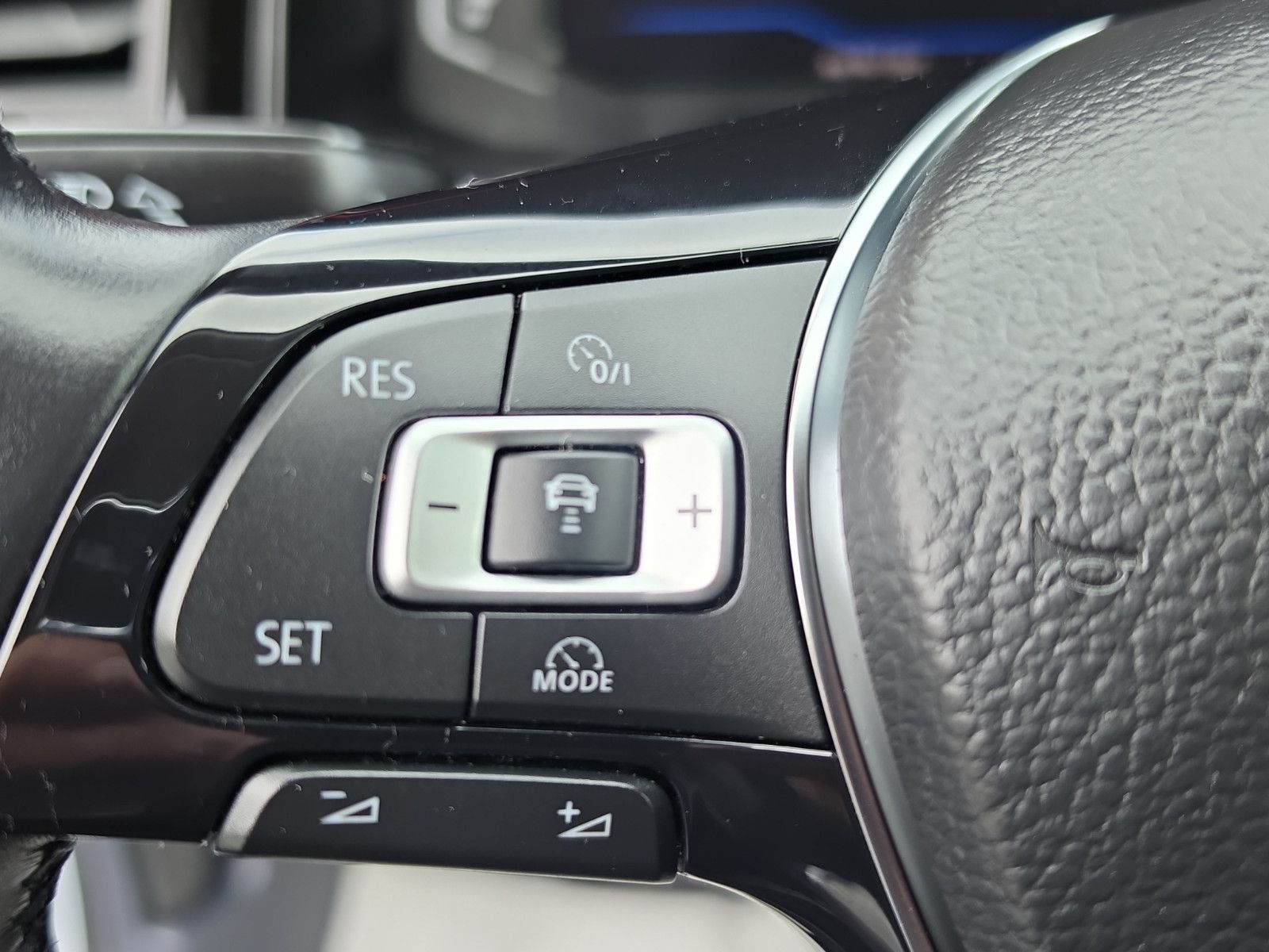 Fahrzeugabbildung Volkswagen Polo VI beats 1.HAND ACC LEDER NAVI DIGITACHO