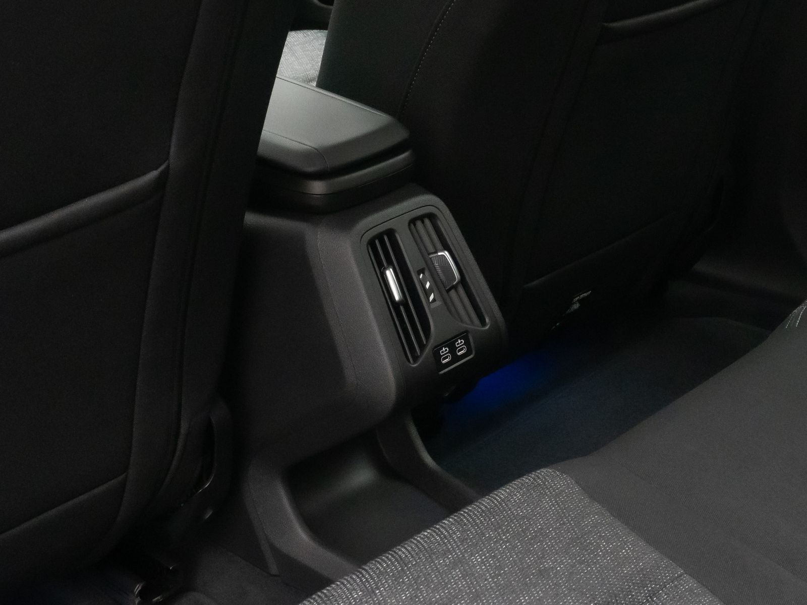 Fahrzeugabbildung BMW iX1 xD30 GeschwindigReg DAB Kamera LED Widscreen