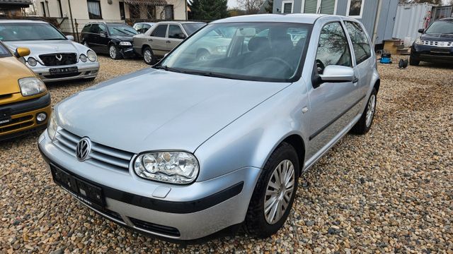 Volkswagen Golf 1.6 Basis