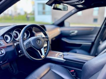 Mercedes E 220 - 9