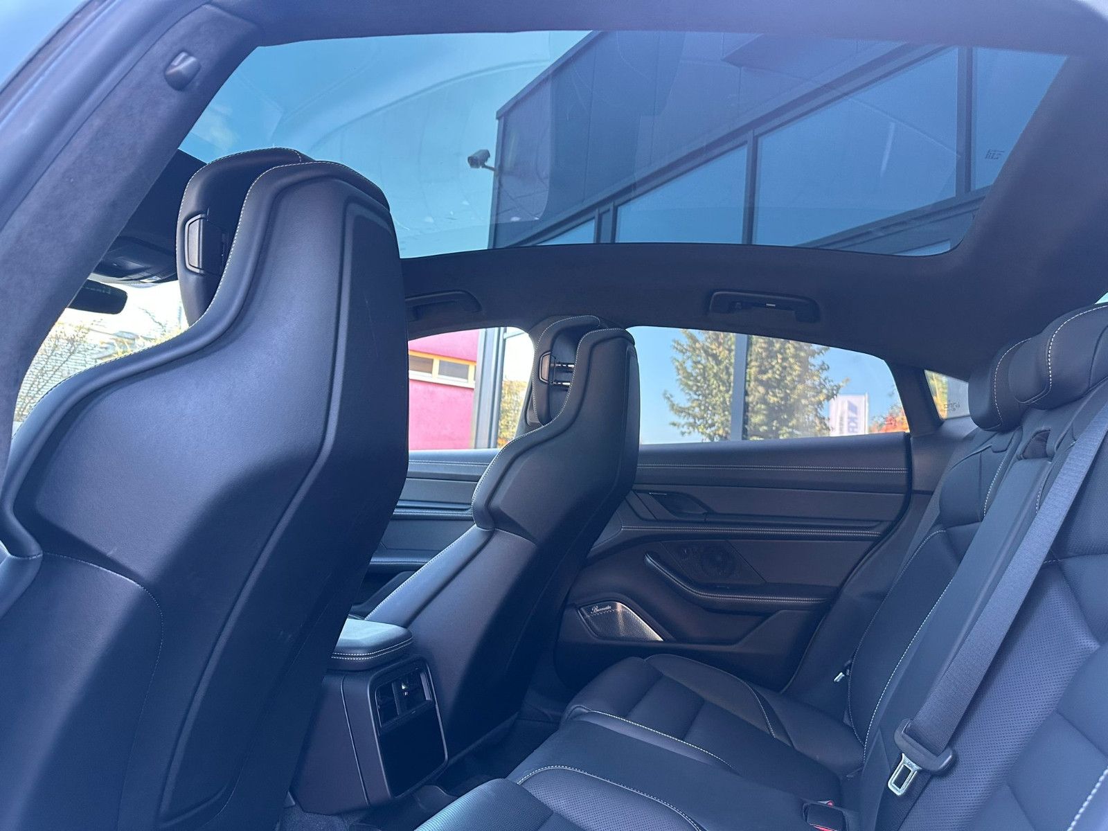 Fahrzeugabbildung Porsche Taycan Turbo *VOLL*KERAMIC*PANORAMA*