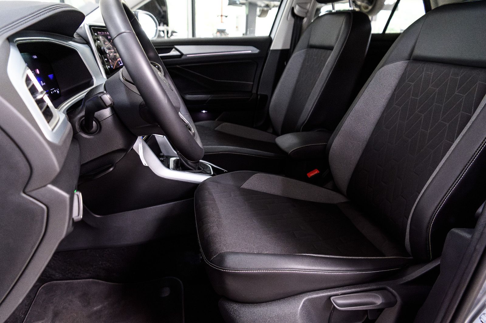 Fahrzeugabbildung Volkswagen T-Roc Goal+LED+AHK+GJR+NAVI+SHZ+AHK+ACC+