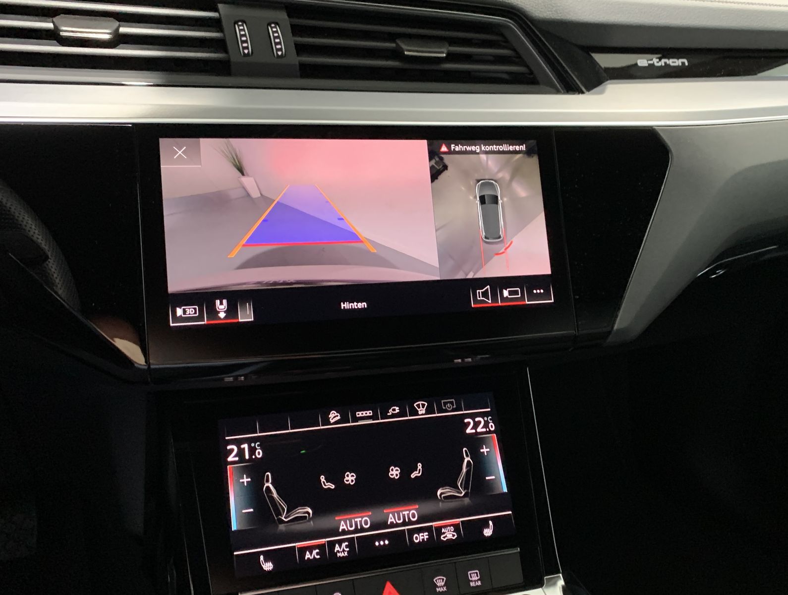 Fahrzeugabbildung Audi e-tron 55 Quattro*S-line*Leder*Matrix*HUD*AHK*
