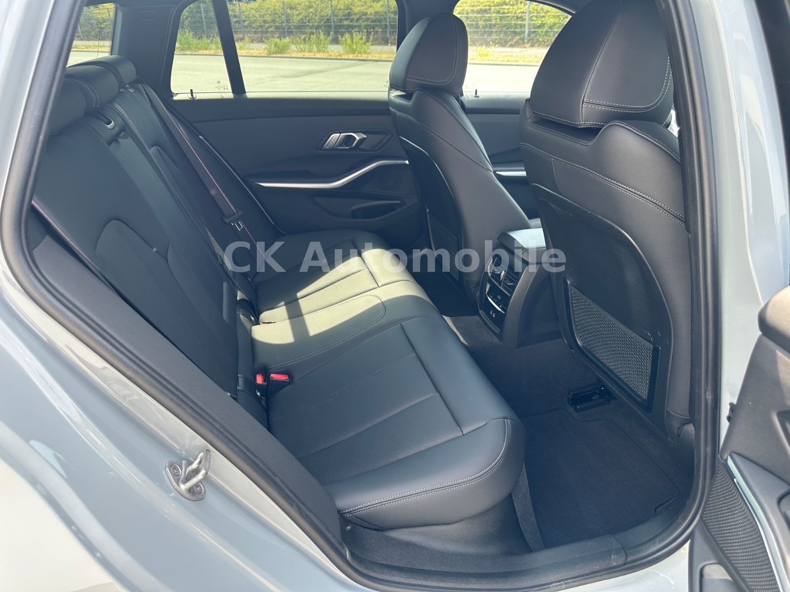 Fahrzeugabbildung BMW 320d xDrive M-Sport/Widescreen/Navi/Pano/LED/AHK