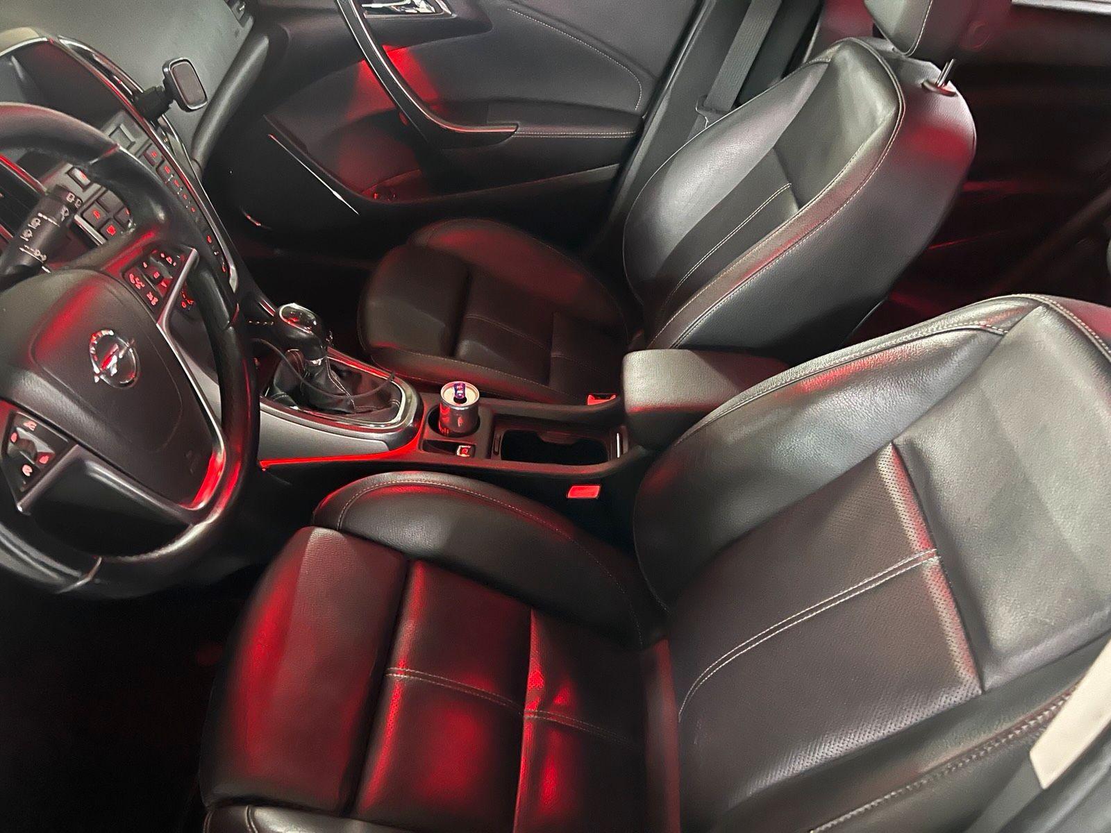 Opel Astra 2011 — photo 6