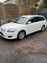 Toyota Avensis  2,0 D4D Klima Tüv 05/27 - Toyota Avensis: Kombi, T27