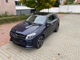 Mercedes-Benz GLE 350 d 4MATIC AMG/Panorama/Massage/ACC/AHK - blaue Mercedes-Benz GLE-Klasse