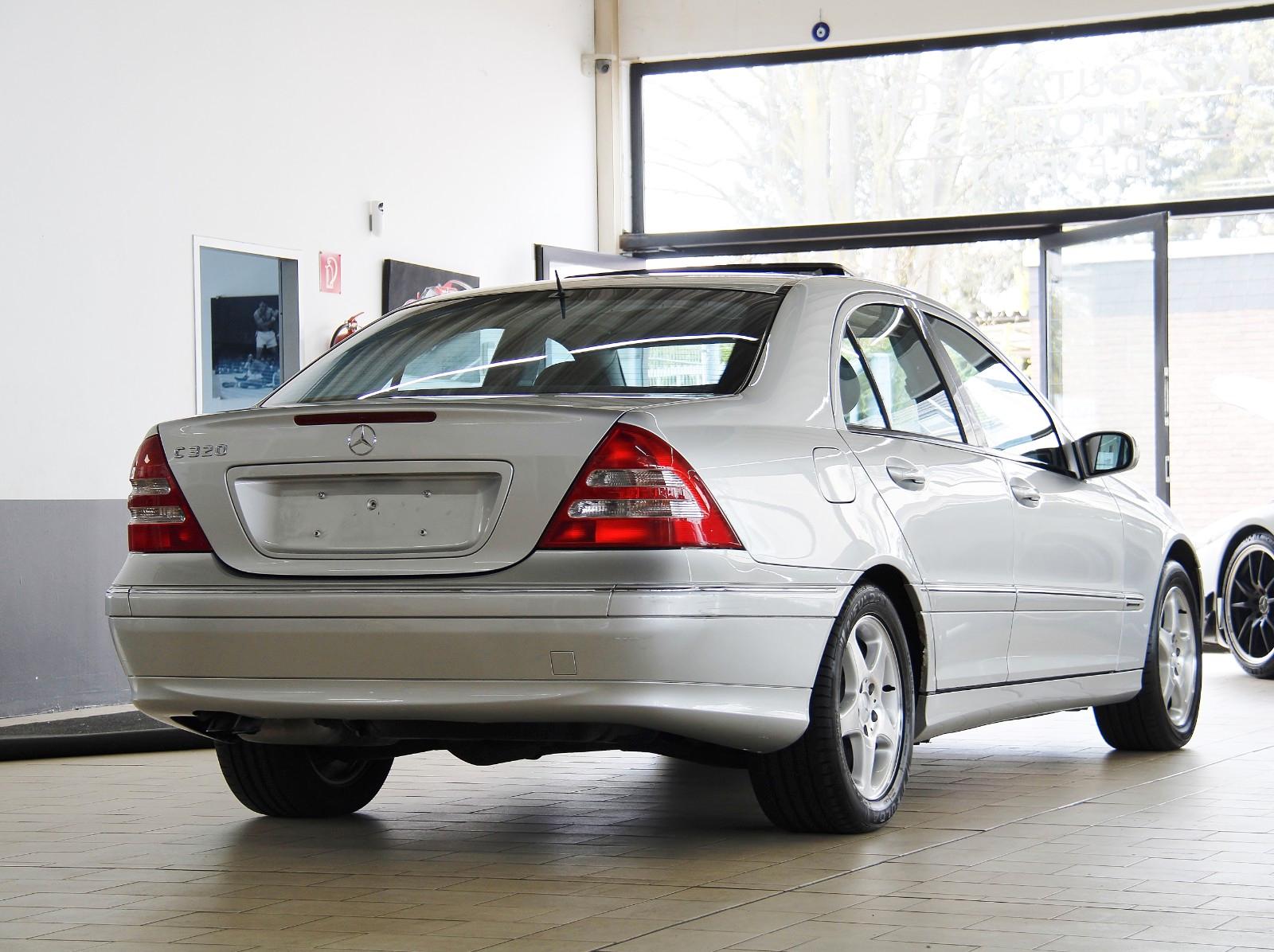 Mercedes-Benz C320 AVANTGARDE *XENON*COMAND*LEDER*SSD
