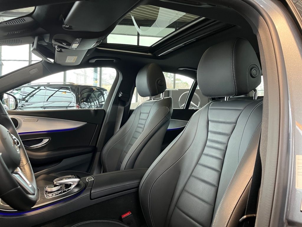 Fahrzeugabbildung Mercedes-Benz E 450 4M Avantg. AHK SDHZ ACC LED Schiebe. 360°