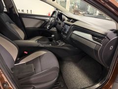 TOYOTA Avensis Touring Sports Business Edition/AHK/LED!