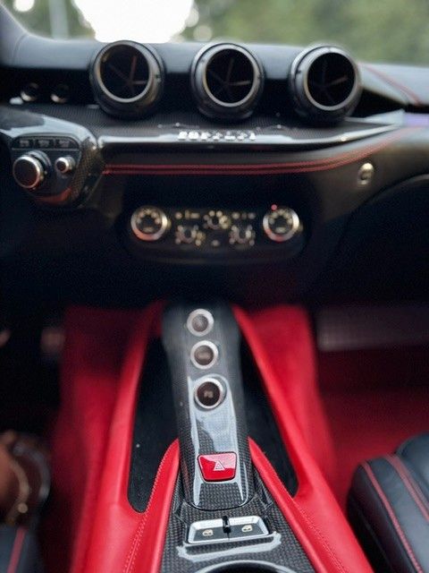 Fahrzeugabbildung Ferrari F12 Berlinetta*Carbon*Lift*Sonderfarbe*Garantie*