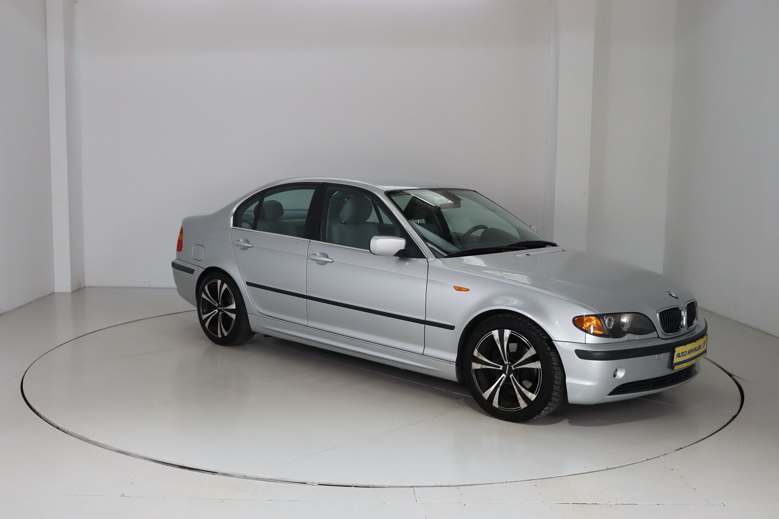 Fahrzeugabbildung BMW 320 i * Xenon * PDC * Klimaautom. *