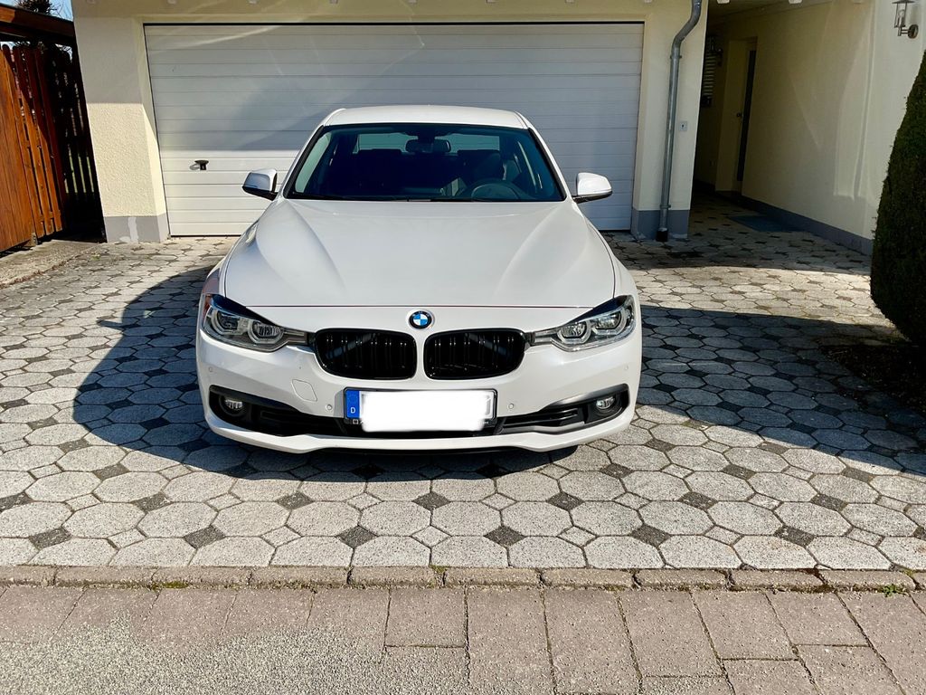 Image of BMW 320
