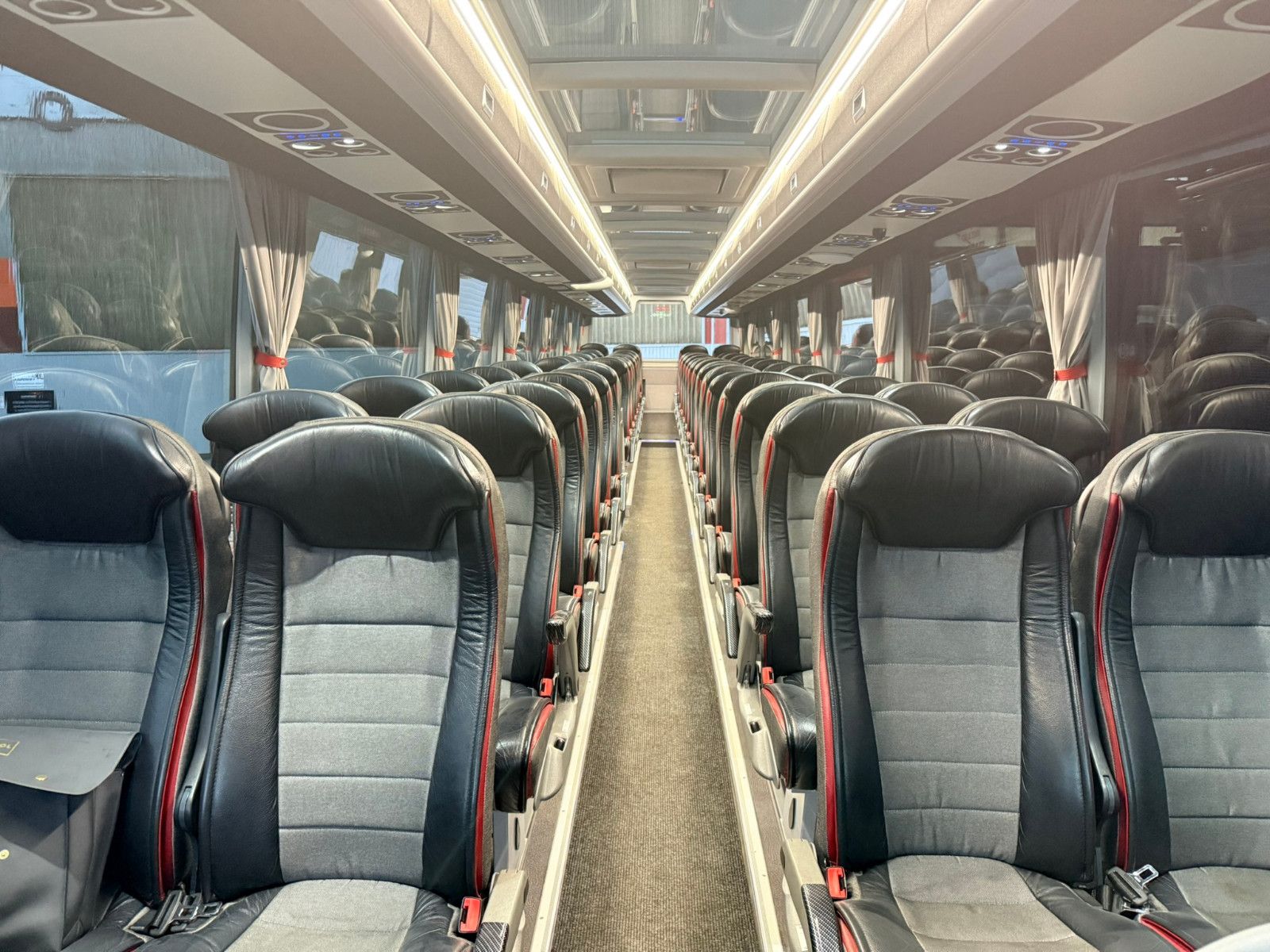 VANHOOL  2017 - Image 16 of 35