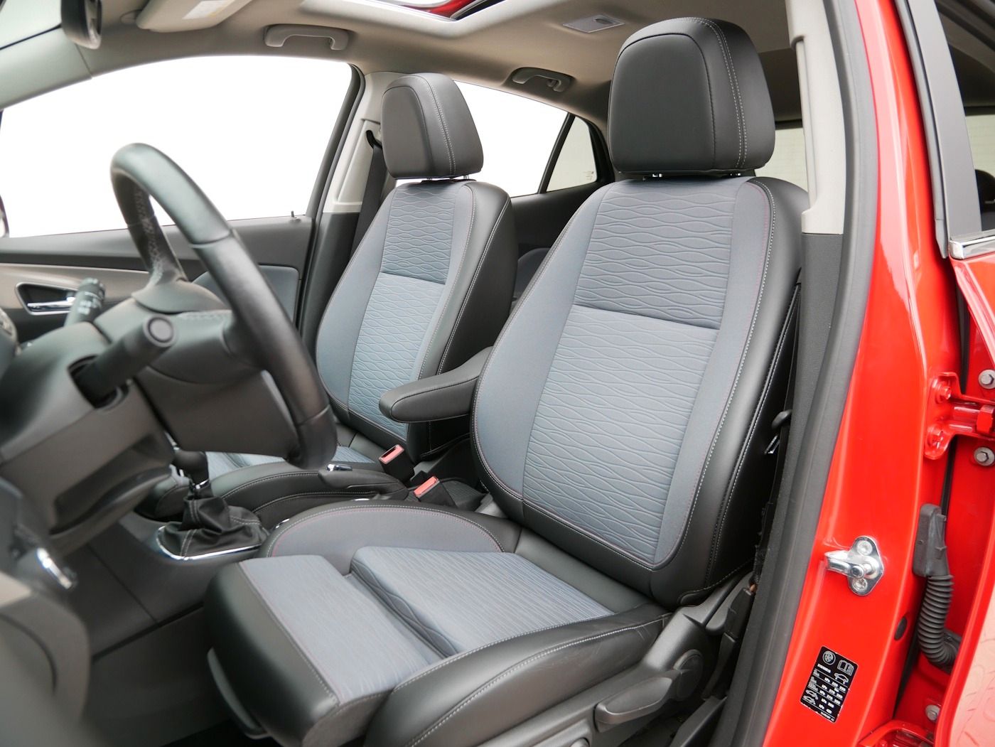 Fahrzeugabbildung Opel Mokka 1.4T Color Innovation AHK DACH Kamera XENO