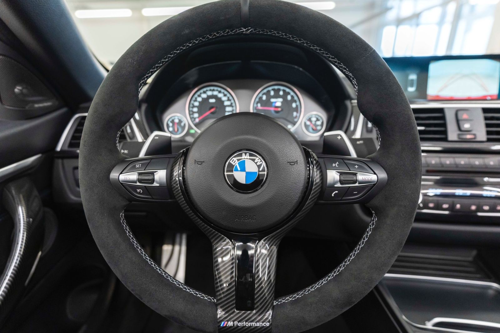 Fahrzeugabbildung BMW 440iX M-Performance HUD H&K LED KAM TOTW CARPLAY