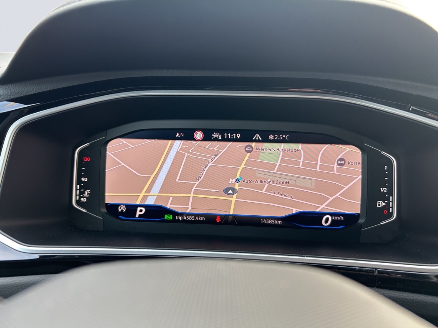 T-Roc R-Line 1.5 l TSI OPF 110 kW DSG AHZV Matri