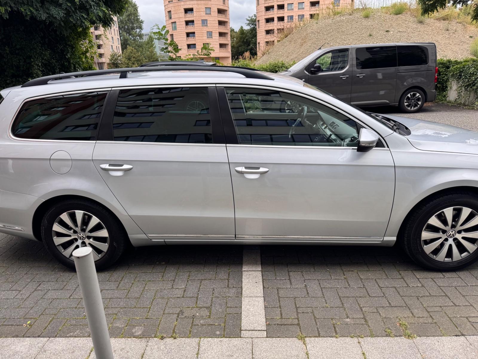 Volkswagen Passat 2011 — photo 5