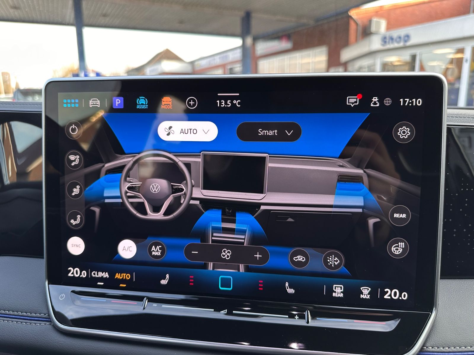 Fahrzeugabbildung Volkswagen Tiguan R-Line 1.5 eTSI AHK/Matrix/Navi/APP/ACC