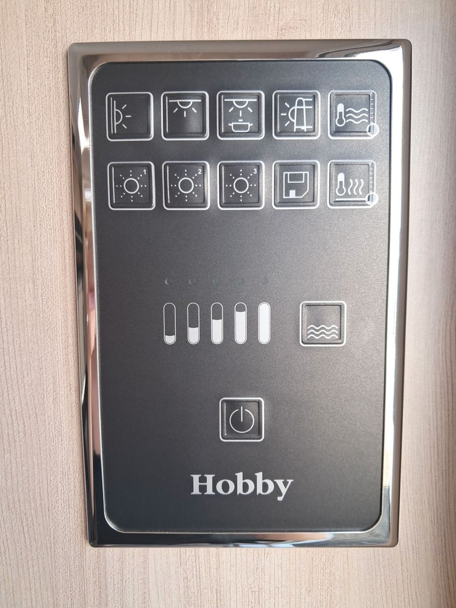 Fahrzeugabbildung Hobby De Luxe 545 KMF