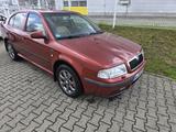 Skoda Octavia 4X4 1.8 Turbo Laurin & Klement Lauri... - Skoda Octavia: Laurin Klement