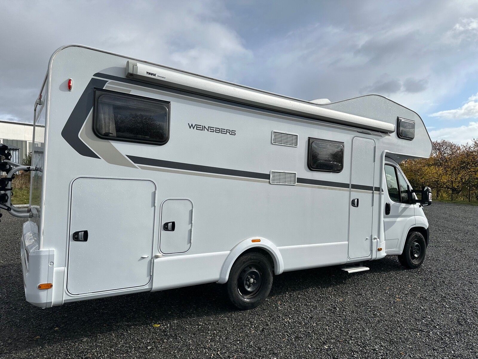 Fahrzeugabbildung Weinsberg CaraHome 700 DG 5 Sitzplätze Alkoven Familie