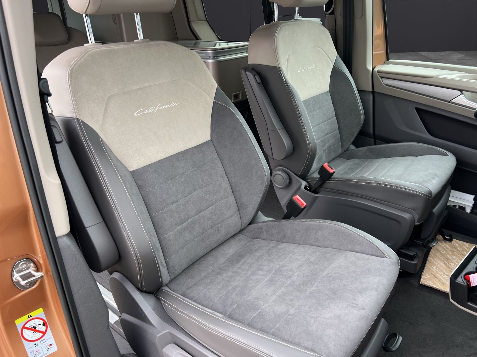 Fahrzeugabbildung Volkswagen T7 California Ocean TDI 7-DSG NAVI STANDH. DCC R