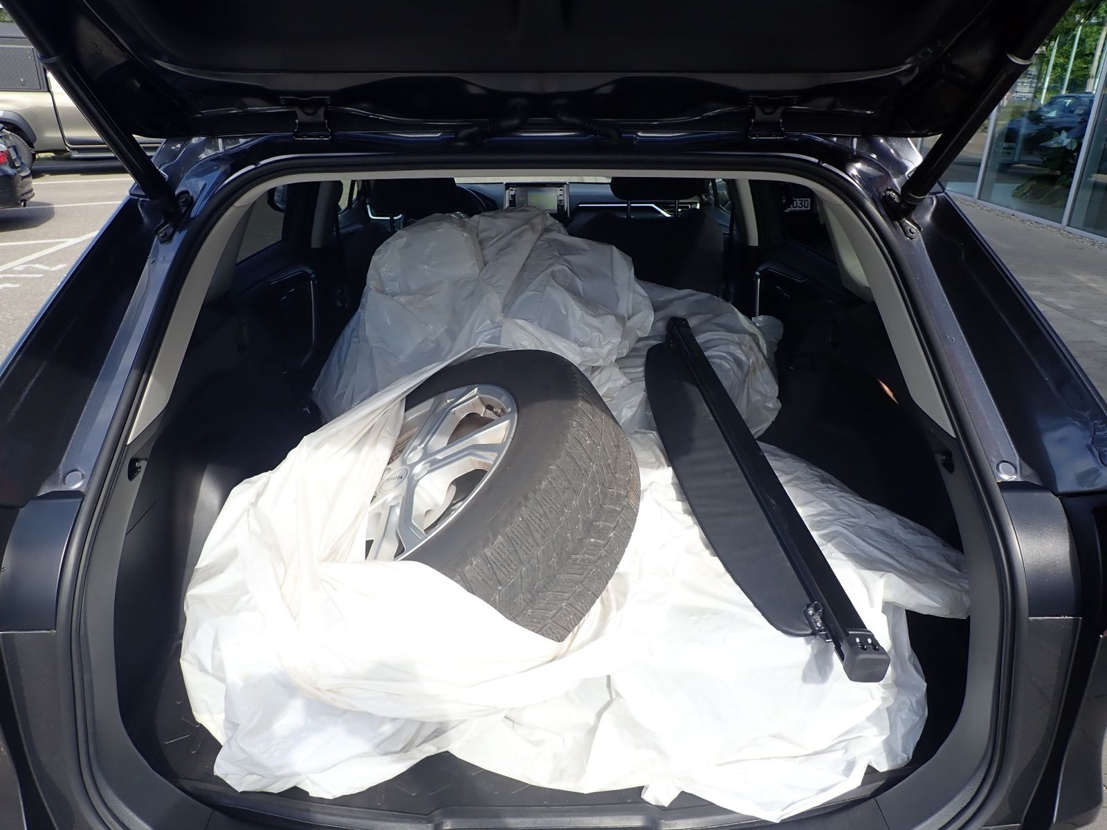 Fahrzeugabbildung Toyota RAV 4 Hybrid 4x2 Team D, Tech.Paket, Navi,WKR