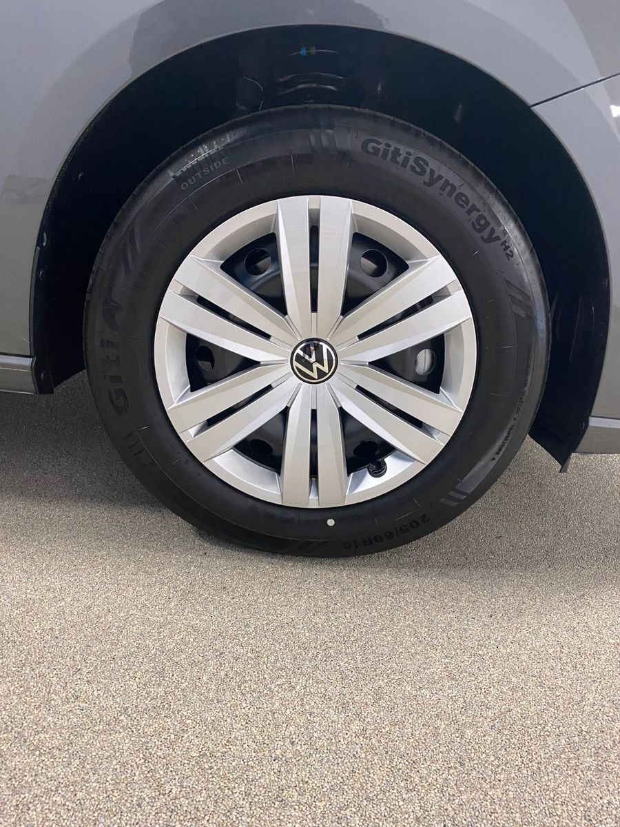 Fahrzeugabbildung Volkswagen Caddy 1.5 TSI Caddy+ACC+AHK+2x Schiebetür+1xHeck