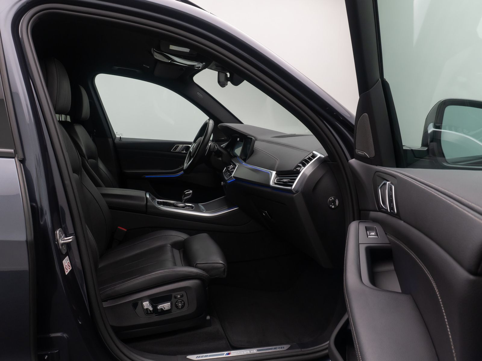 Fahrzeugabbildung BMW X5 M50d Panorama H/K 360° AHK Komfort HUD DAB