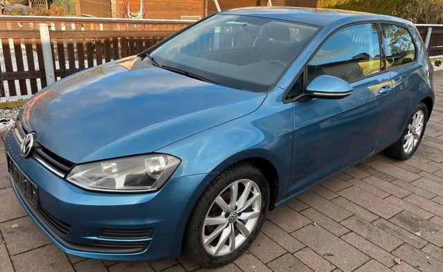 Volkswagen Golf VII Lim. 1.2 TSI Trendline 63 kW Klima