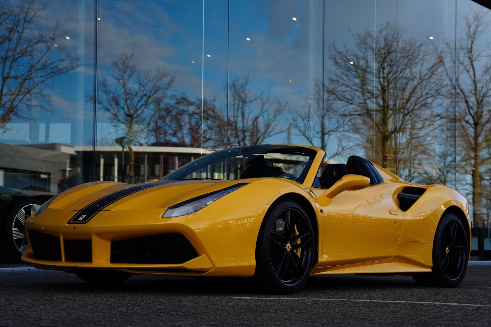 Ferrari 488 Spider / Full Akrapovic / Tri Coat Paint