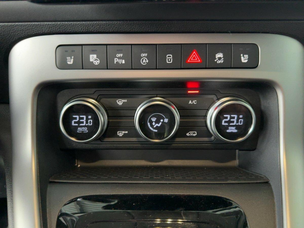 Mercedes-Benz T 180d PROGRESSIVE LED+TEMPOMAT+KEYLESS-GO+AMBIE