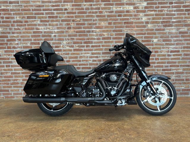 Harley-Davidson Street Glide Black Finish 