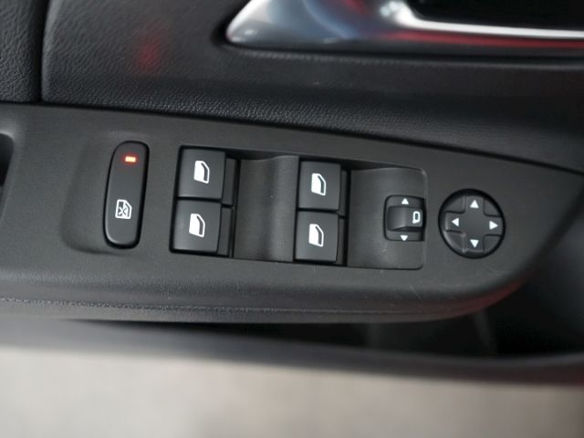 Corsa F FACELIFT YES+SITZ-/LENKRADHEIZUNG+LED-SC