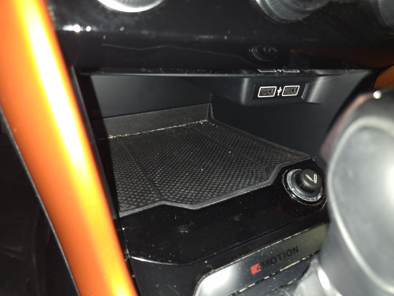 Fahrzeugabbildung Volkswagen T-Roc Style 4Motion / NAVI / GARANTIE
