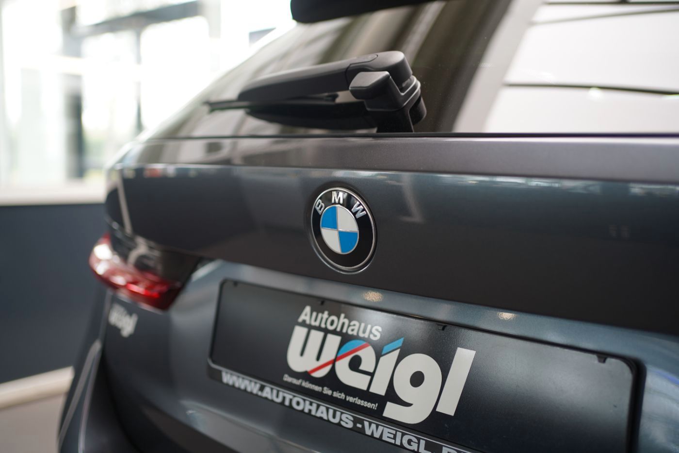 Fahrzeugabbildung BMW 320d xDrive Advantage LED+Akustikglas+DynLicht+L