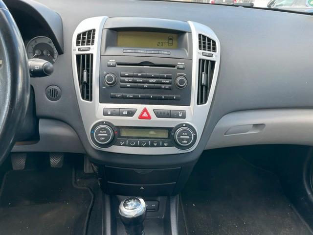 Kia cee'd 2009 — photo 12