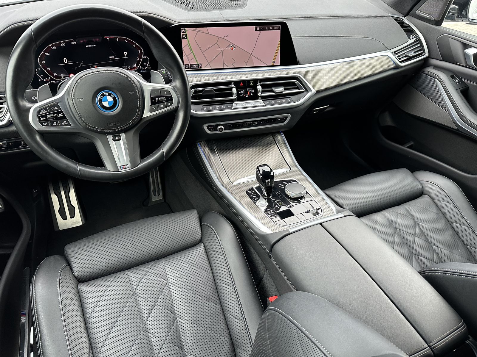 Fahrzeugabbildung BMW X5 xDrive45e M-Sport NAV+LASER+AHK+360°+HUD+H&K