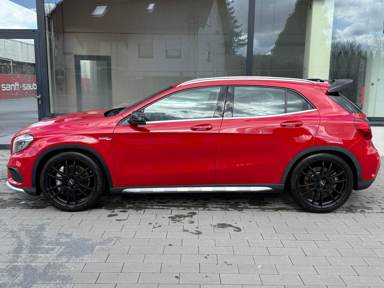 Mercedes-Benz GLA 45 AMG 4Matic Alcantara 20" Zoll 52.500km